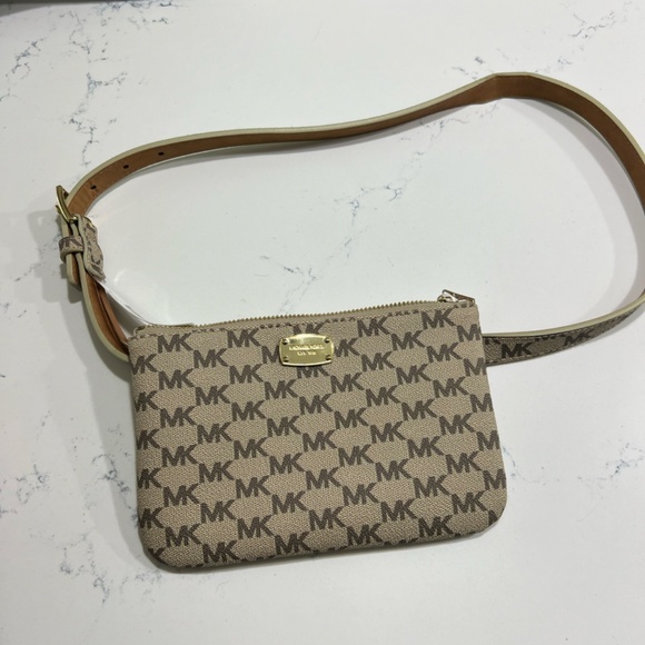 Michael Kors Belt Bag Fanny Pack - Picture 2 of 4